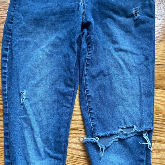 Old navy jeans - Picture 2 of 7